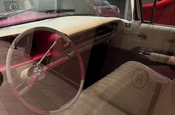Cadillac Coupe Deville розовый ретро кабриолет прокат аренда