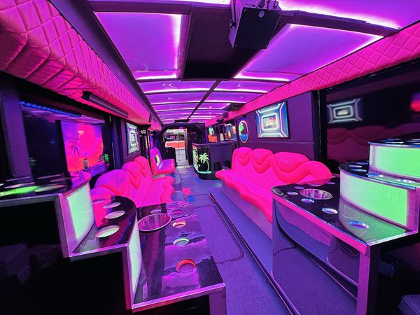 Аренда заказать party bus Miami VIP на день рождения девичник