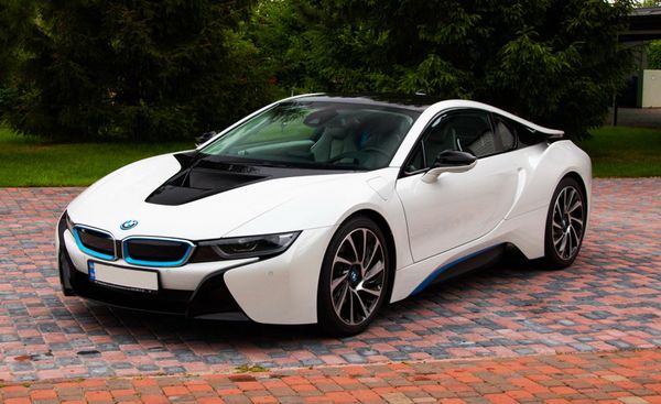 BMW I8 2017 год прокат аренда спорткаров в киеве