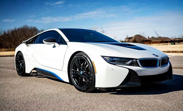 BMW I8 2017 год прокат аренда спорткаров в киеве
