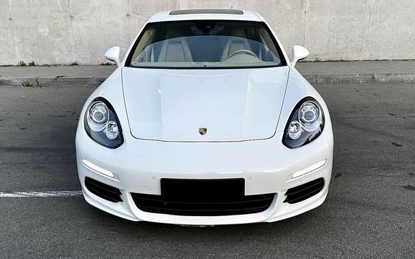 Porsche Panamera белый прокат аренда без водителя авто на свадьбу
