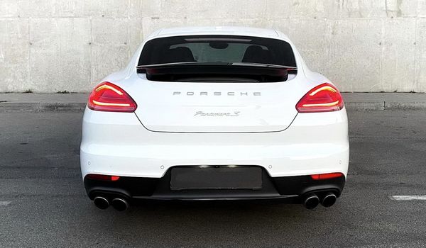 Porsche Panamera белый прокат аренда без водителя авто на свадьбу