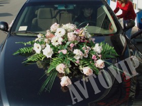 Украшение оформление машины на свадьбу живыми цветами