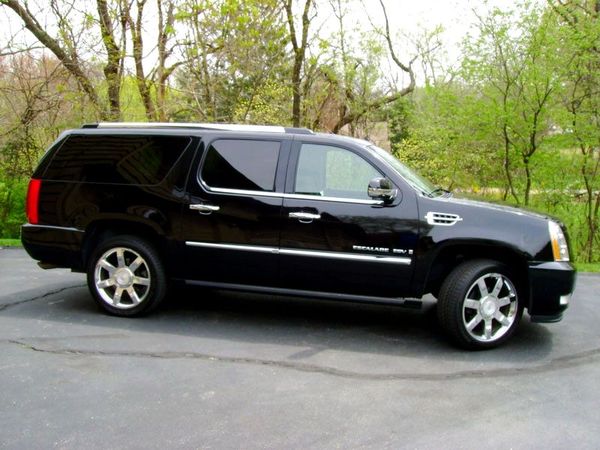 Cadillac Escalade джип черный