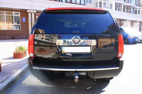 Cadillac Escalade черный джип