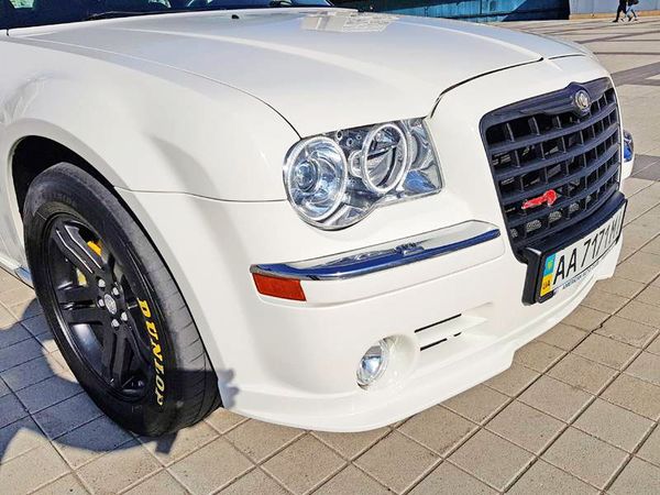 Chrysler 300C белый на свадьбу киев