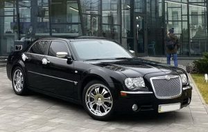 Chrysler 300C черный авто бизнес класса на свадьбу