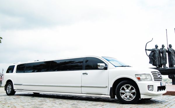  Infiniti QX 56 белый прокат аренда лимузин на свадьбу девичник день рождения на прокат