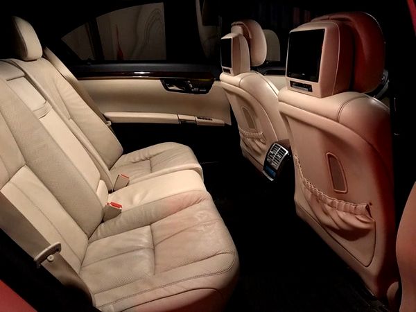 Mercedes Benz W221 S500 белый аренда машины на свадьбу с водителем в Киеве