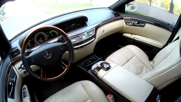 Mercedes Benz W221 S500 белый аренда машины на свадьбу с водителем в Киеве