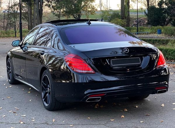 Vip Mercedes-Benz S550 AMG 4MATIC W222 Restyling с водителем без водителя