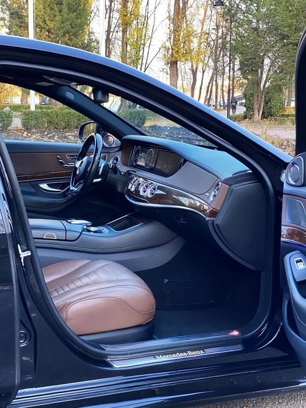 Vip Mercedes-Benz S550 AMG 4MATIC W222 Restyling с водителем без водителя