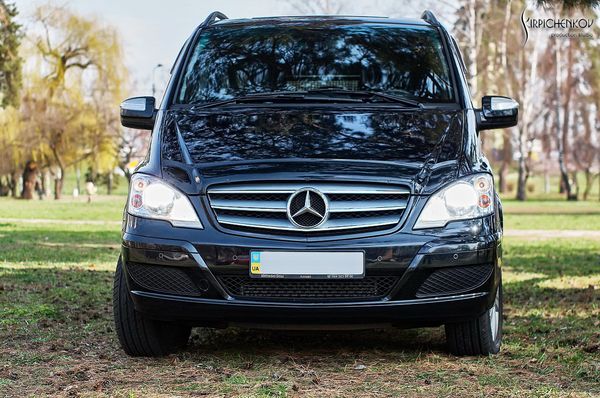 Mercedes Viano черный микроавтобус заказать бус в аренду на прокат в киеве трансферы