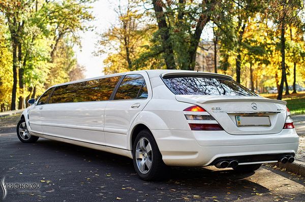 Mercedes W221 S63 белый лимузин прокат аренда лимузина на свадьбу