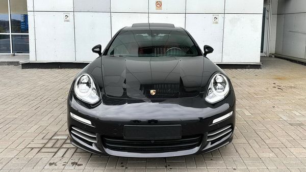 Прокат Porsche Panamera 4S Executive черная в Киеве без водителя c водителем на свадьбу