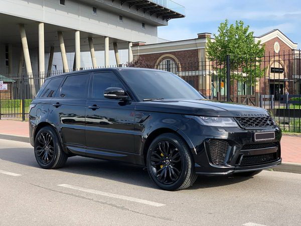 Аренда прокат Range Rover Sport SVR черный с водителем без водителя на свадьбу съемки