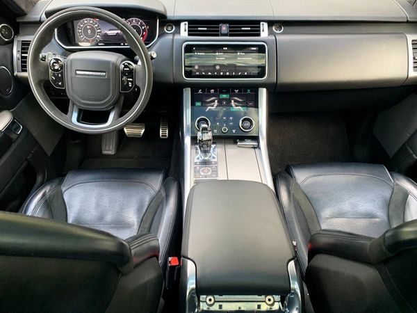 Аренда прокат Range Rover Sport SVR черный с водителем без водителя на свадьбу съемки