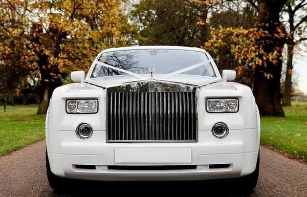 Rolls Royce Phantom белый аренда авто на свадьбу трансфер