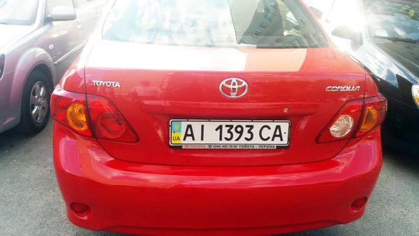 Toyota Corolla красная аренда киев