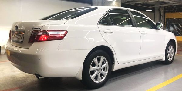 Toyota Camry белая V40 аренда заказать на прокат в киеве