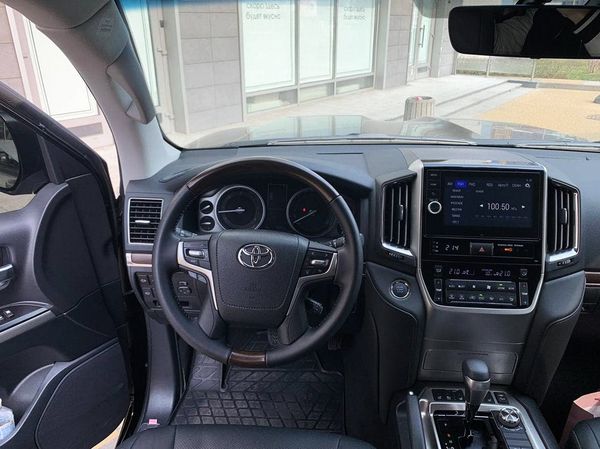 Toyota Land Cruiser 200 аренда прокат джипа с водителем без водителя
