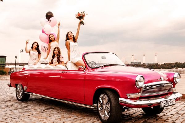 Volga GAZ 21 ретро лимузин розовый кабриолет аренда киев