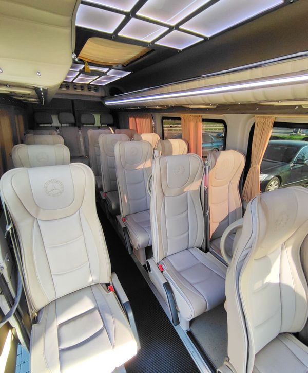  Mercedes Sprinter микроавтобус бежевый салон 21 мест прокат аренда