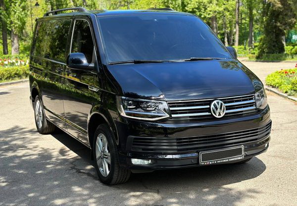 Volkswagen Multivan черный микроавтобус заказать на свадьбу аренда мультивана