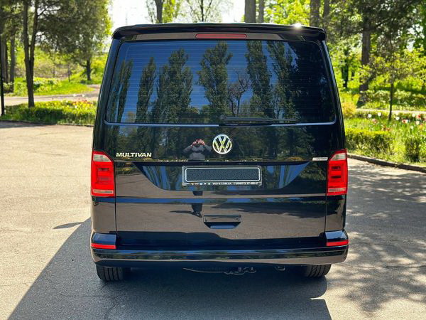 Volkswagen Multivan черный микроавтобус заказать на свадьбу аренда мультивана