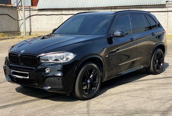 Аренда автомобиля BMW X5 черный прокат без водителя с водителем на свадьбу