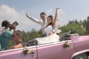 Розовый кадиллак кабриолет на свадьбу киев
