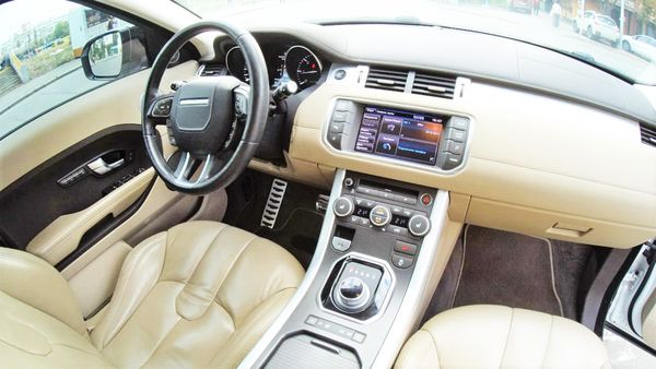Range Rover Evoque белый арендовать на прокат