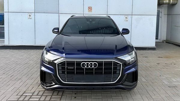 Внедорожник Audi Q8 синий арендовать c водителем прокат без водителя