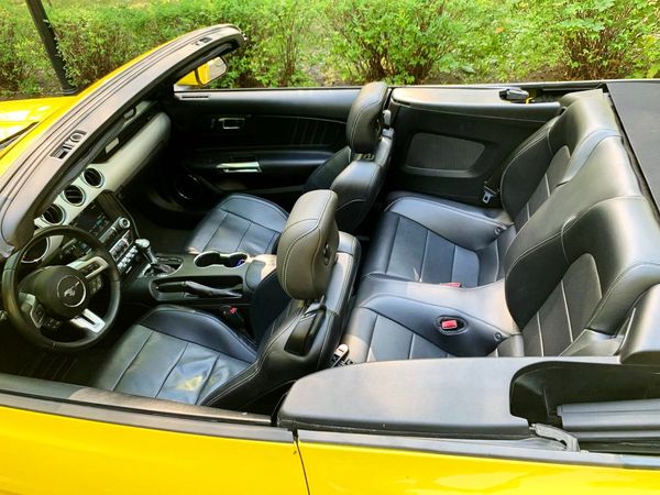 Аренда Ford Mustang желтый кабриолет на свадьбу съемки видео фото