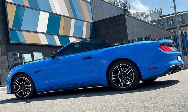 Аренда Ford Mustang GT синий кабриолет прокат кабриолетов без водителя