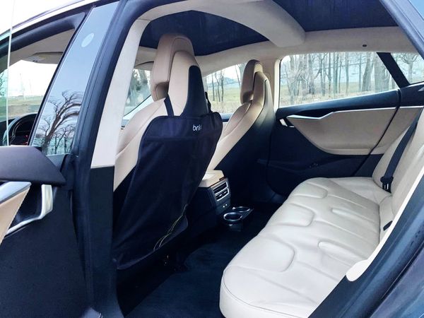 Аренда TESLA Model S75D авто бизнес класса на свадьбу прокат без водителя