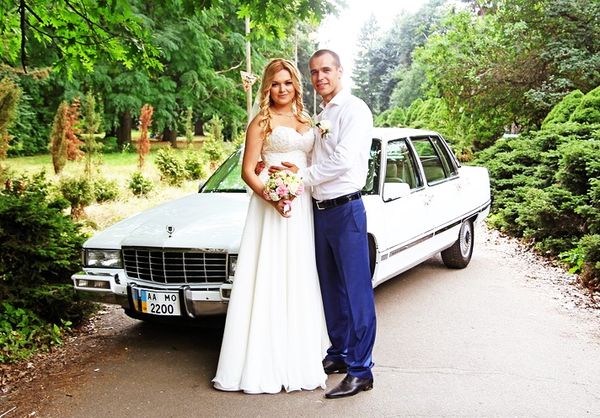 Ретро авто Cadillac Fleetwood аренда авто на свадьбу