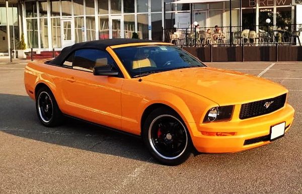 Ford Mustang GT оранжевый арендовать кабриолет на прокат