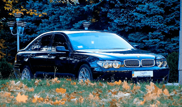 Аренда BMW 745L черный на прокат