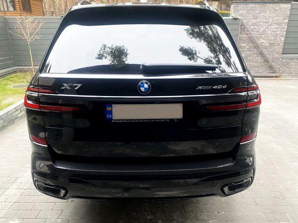 Аренда внедорожник джип vip BMW X7 с водителем без водителя 