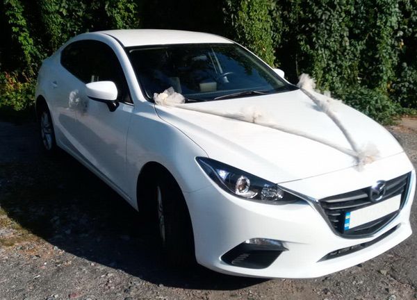 Mazda 3 белая заказать на свадьбу авто на прокат с водителем