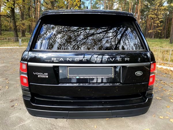 Range Rover Vogue 4,4d черный на прокат без водителя арендовать