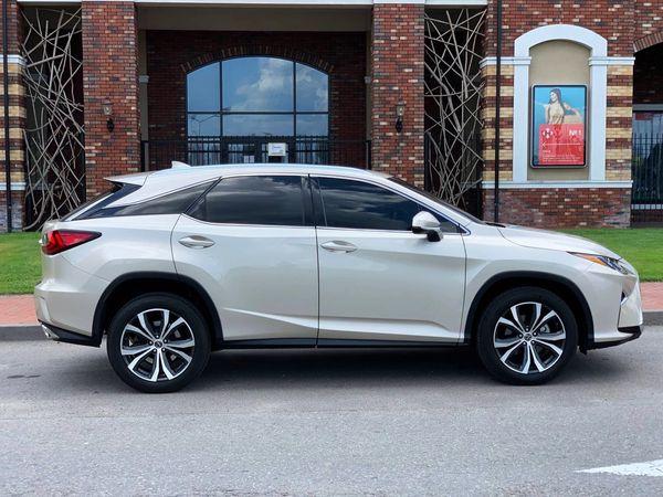 Аренда прокат внедорожника Lexus RX350 без водителя в Киеве на свадьбу