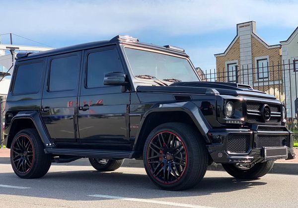 Внедорожник Mercedes Benz G63 Brabus оригинал заказать джип на прокат на свадьбу 