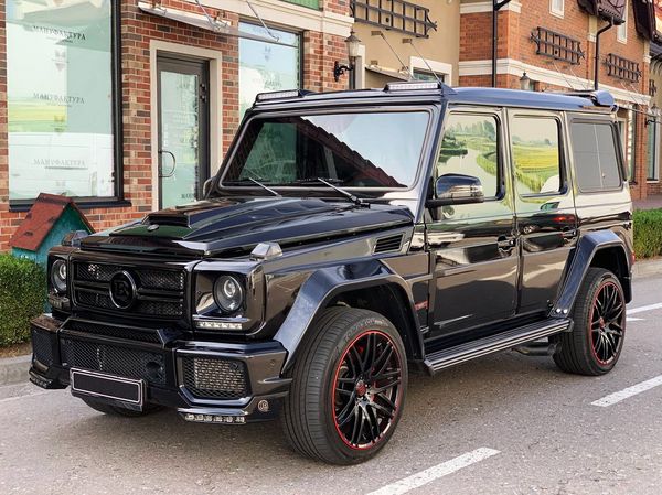 Внедорожник Mercedes Benz G63 Brabus оригинал заказать джип на прокат на свадьбу 