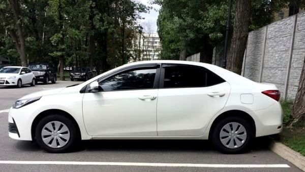 Toyota Corolla белая заказать на свадьбу