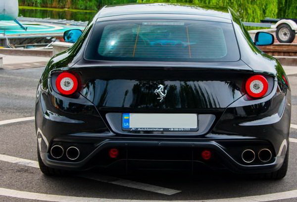 Ferrari-ff черная аренда прокат на съемки