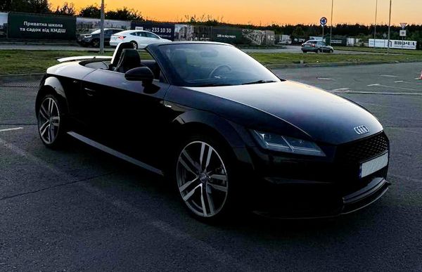 Audi TT S-line Quttro черный заказать кабриолет с водителем на cъемки фотосессию