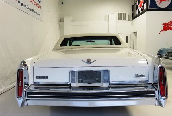 Cadillac de Ville белый ретро авто прокат аренда для свадьбы съемки