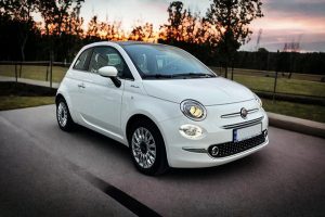Седан Fiat 500 с заказать на прокат заказать в аренду без водителя